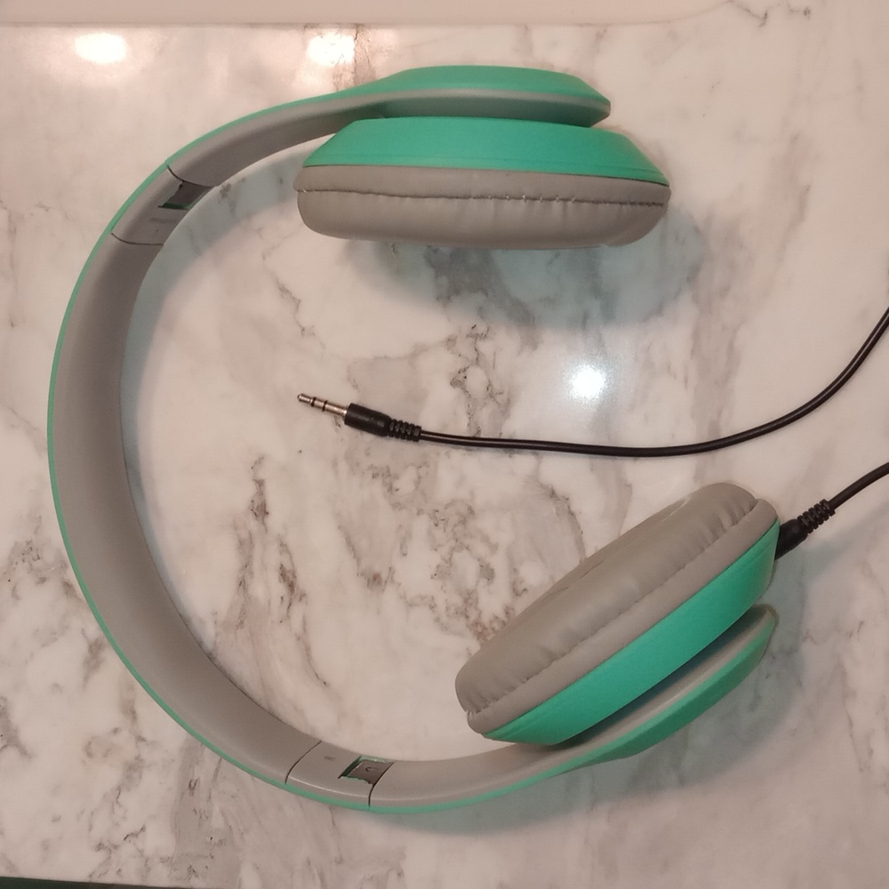 iLIVE Bluetooth Headphones - Excellent; Like New Condition!